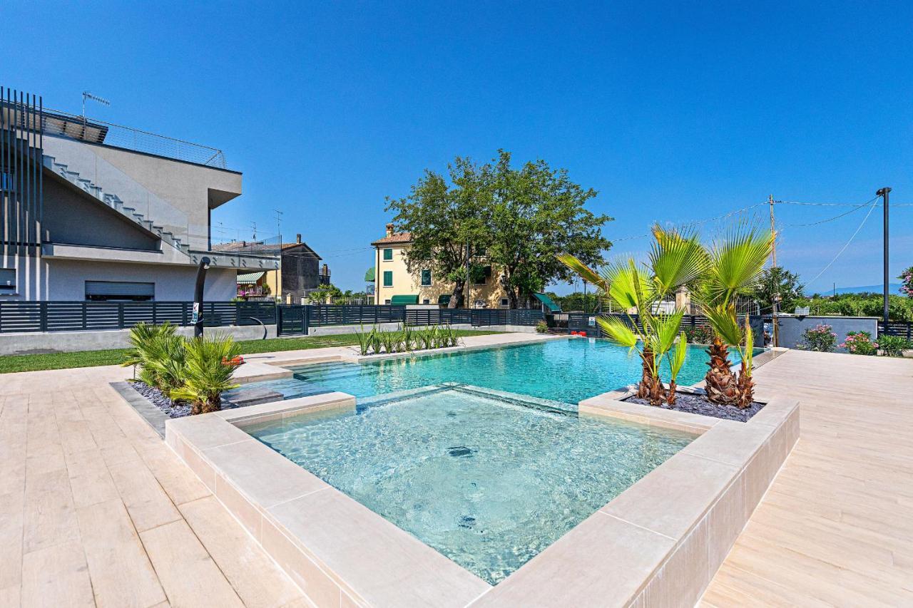 Una Terrazza Sul Lago A2 Con Piscina By Wonderful Italy Apartment Peschiera del Garda Exterior foto